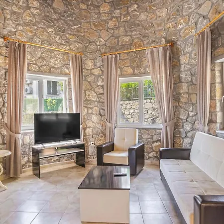 Secret Valley Villa *